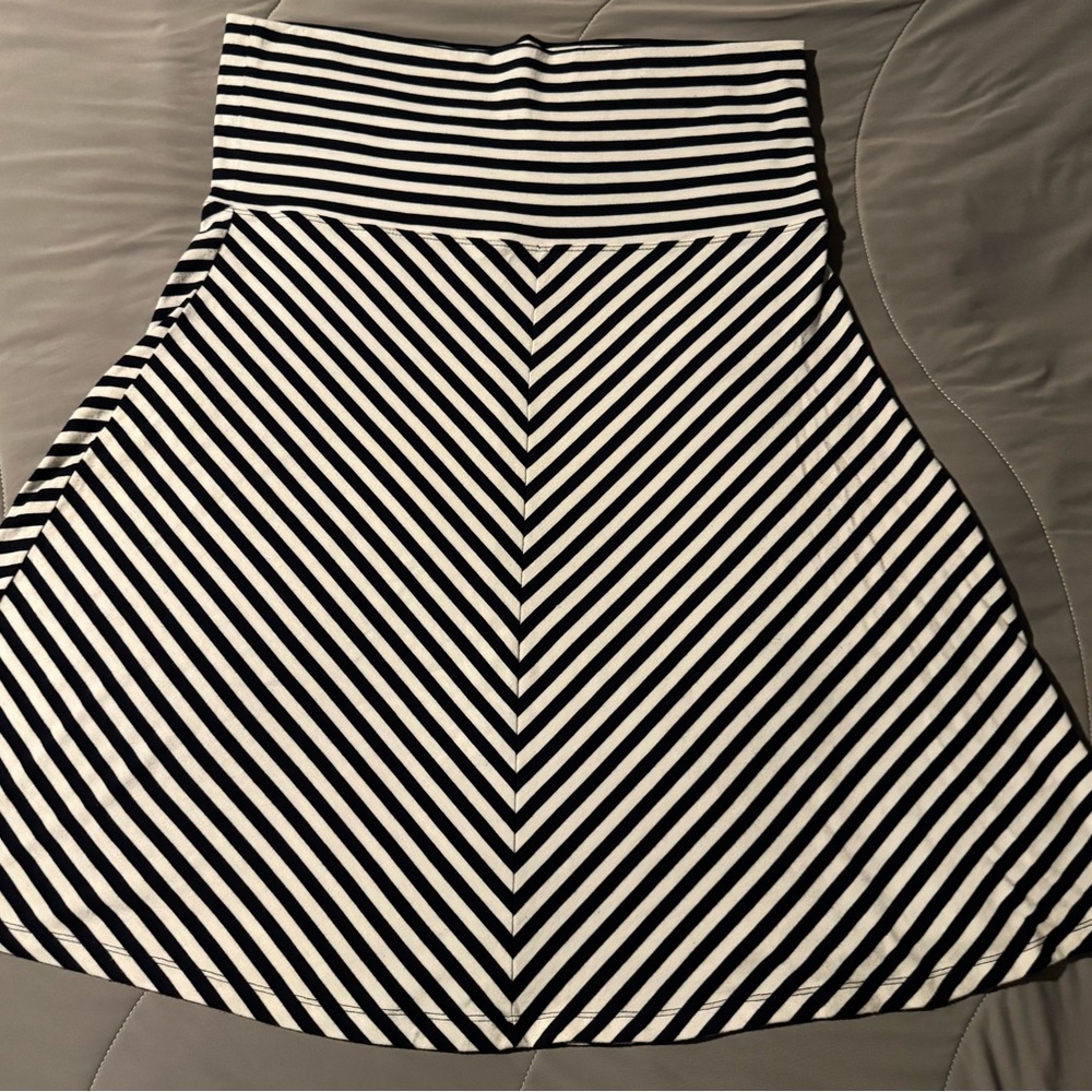 Old Navy Black and White Skirt for Casual Work